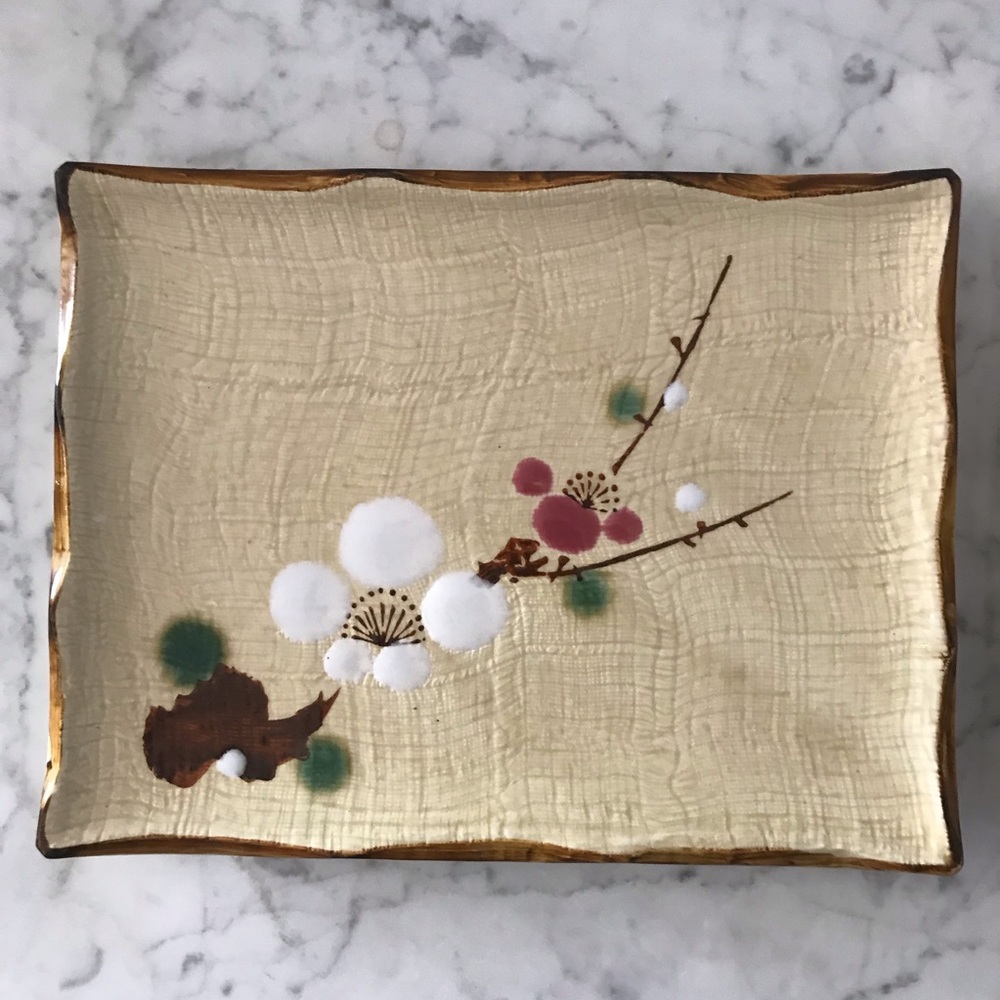 Decorative Japanese Plate Set - Picture 4 of 5